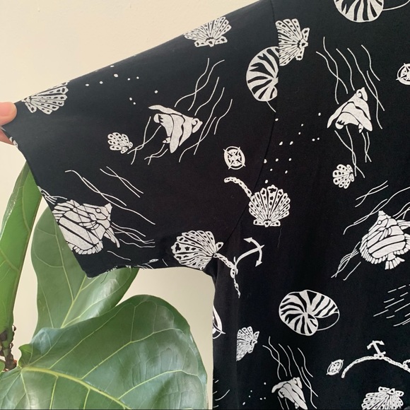 100% Cotton Seashell Button Up - Picture 4 of 8